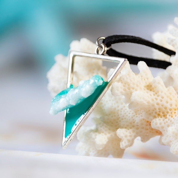 Pendentif vague océan en résine fait main, collier de plage tropicale de mer 3D, joli collier de bijoux en résine unisexe, idée cadeau unique de bijoux océan