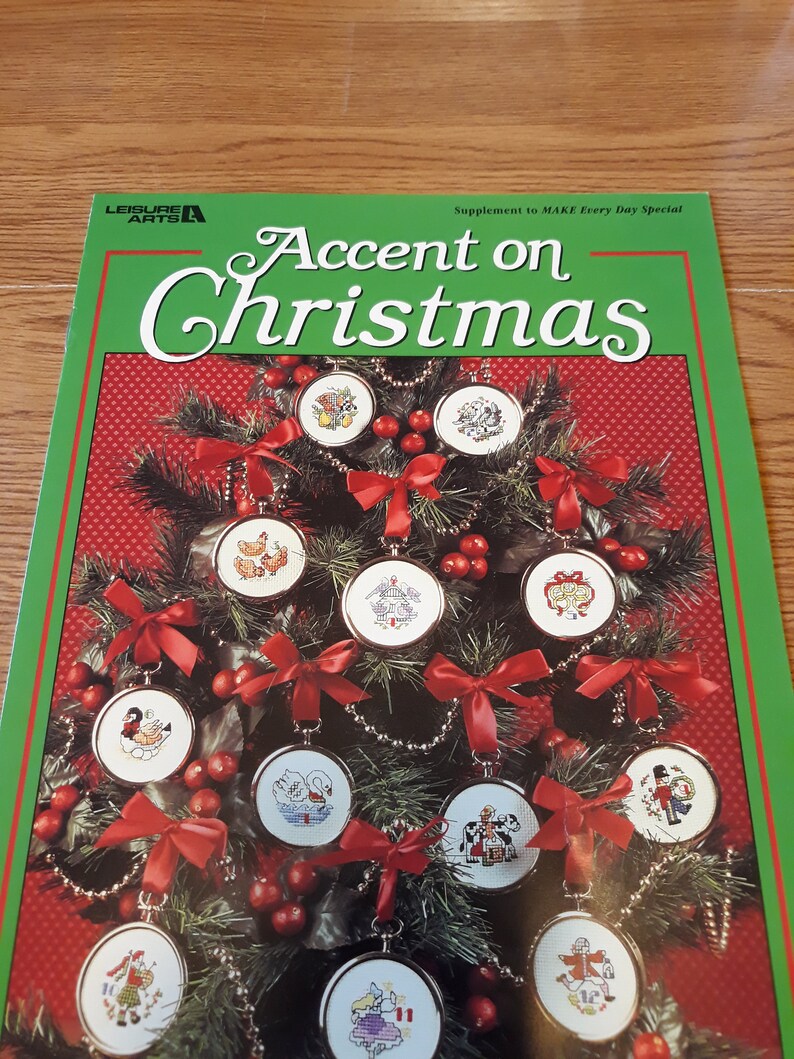 Leisure Arts Accent on Christmas