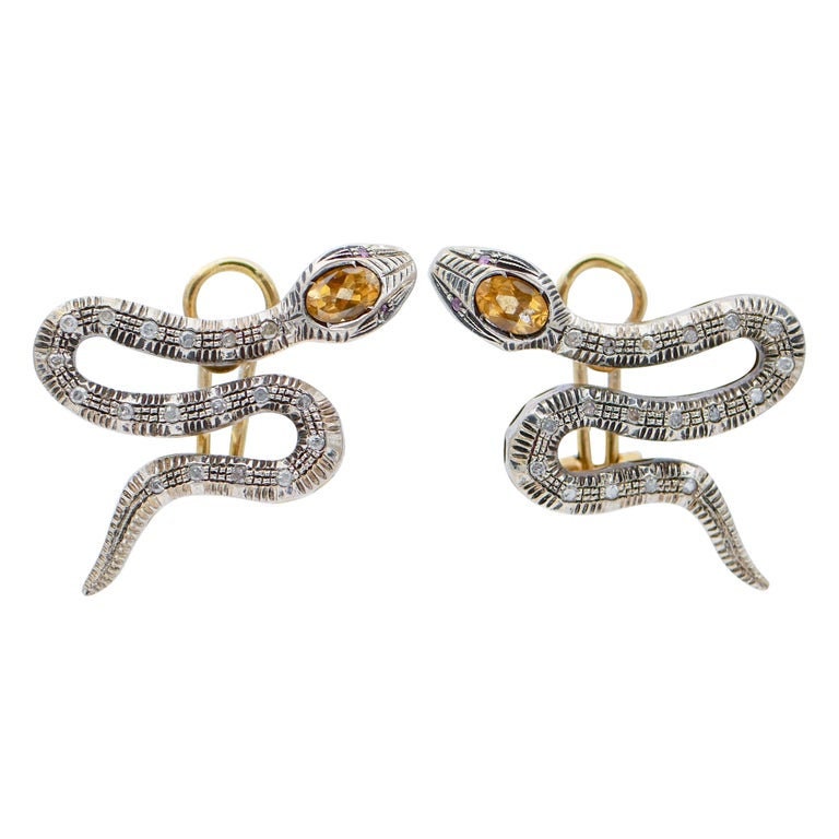 SNAKE KNOT Sapphire Eye Earring