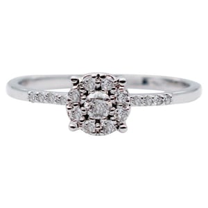 Diamonds, 18 Karat Solitaire White Gold Ring