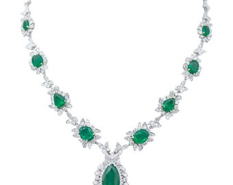 Émeraudes, Diamants, Collier en Or Blanc 14 Carats