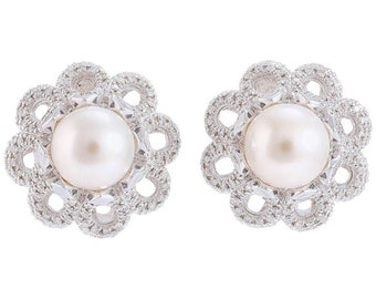 Handcrafted Earrings Diamonds Pearl White Gold