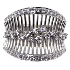 Anillo clásico de oro blanco de 18 quilates con diamantes blancos de 0,80 ct