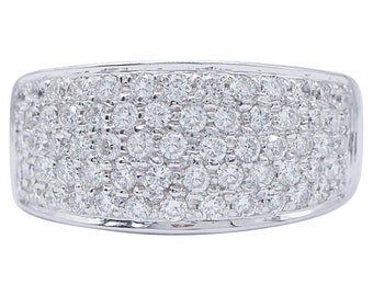 Anillo de oro blanco de 18 quilates con diamantes