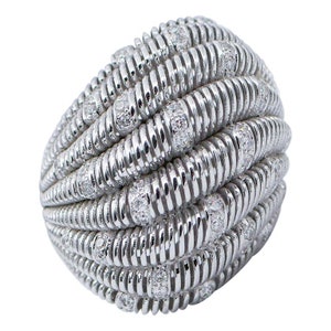 Diamonds, 18 Karat White Gold Ring