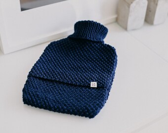 Knitted hot-water bottle cover »Navy blue« with moss stitch // ready for dispatch