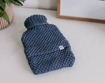 Housse pour bouillotte tricotée petite avec motif de perles »Bleu moyen«