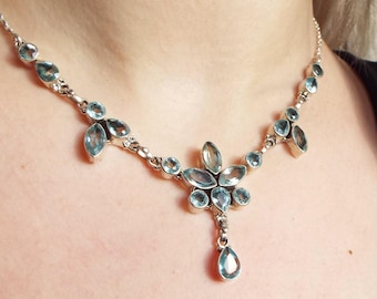 Sterlingzilveren ketting met blauwe topaas, statementketting met bloemen, handgemaakte edelsteensieraden Cadeau voor haar
