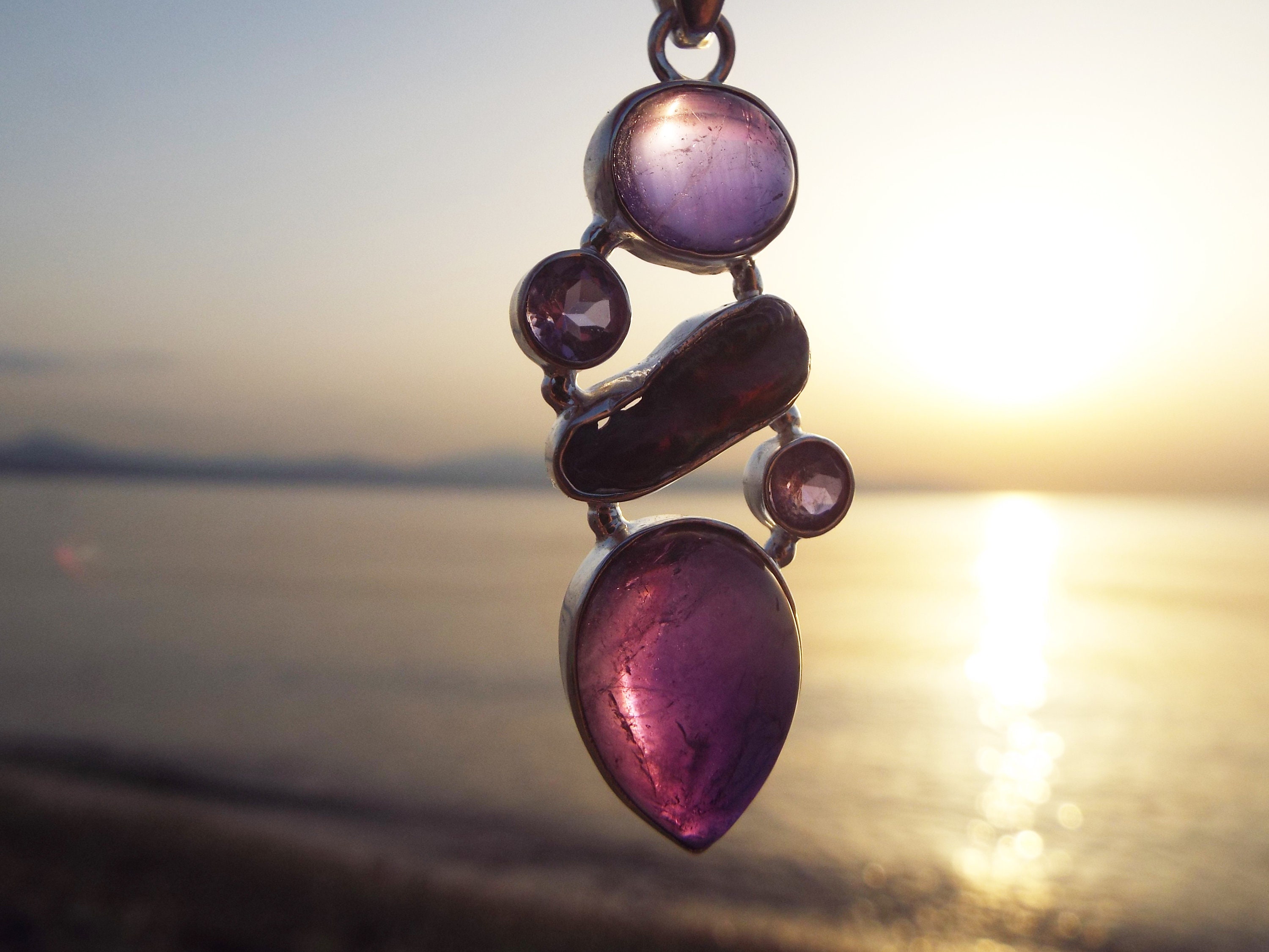 Collana con ciondolo in argento sterling e ametista fatta a mano