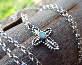 Ciondolo Croce Artigianale In Argento Con Opale Di Fuoco Arancione - Gioiello Elegante WP40205
