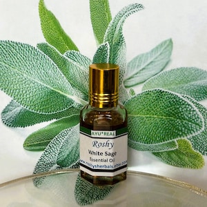 Aceite esencial de salvia blanca: 10 ml. Aroma natural, terapéutico, herbáceo, terroso y ligeramente picante. Para quemaduras, aplicar sobre la piel o añadir a la crema y al jabón.