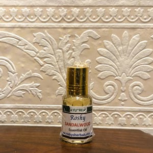 Mysore Sandalwood Essential Oil (H): 5 ml. Natural, high-end aromatherapy oil with earthy sweet woody aroma. Roll-on skin & add to cream. image 5