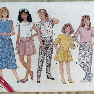 Vintage 1980&#39;s Butterick Classics Muster 4684, Mädchenrock/Hosen/Oberteil, CUT, Größe 7-8-10