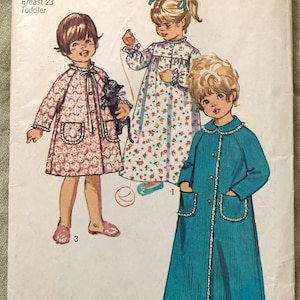 Vintage 1970&#39;s Simplicity Pattern 9043, Child&#39;s Robe and Nightgown, CUT, Size 4