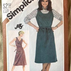 Vintage 1980&#39;s Simplicity Pattern 5589, Misses&#39; Jiffy Front or Back-Wrap Jumper, CUT, Size Small (10-12)