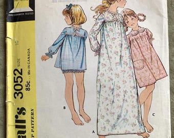 Wzór McCall's z lat 70. XX wieku, 3052, koszula nocna i majtki dla dziewcząt, krój, rozmiar 10