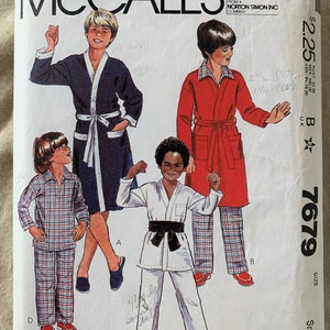 Vintage McCall&#39;s Pattern 7679, BOYS&#39; Robe/Jacket/Pajamas, CUT, Size Small (7-8)