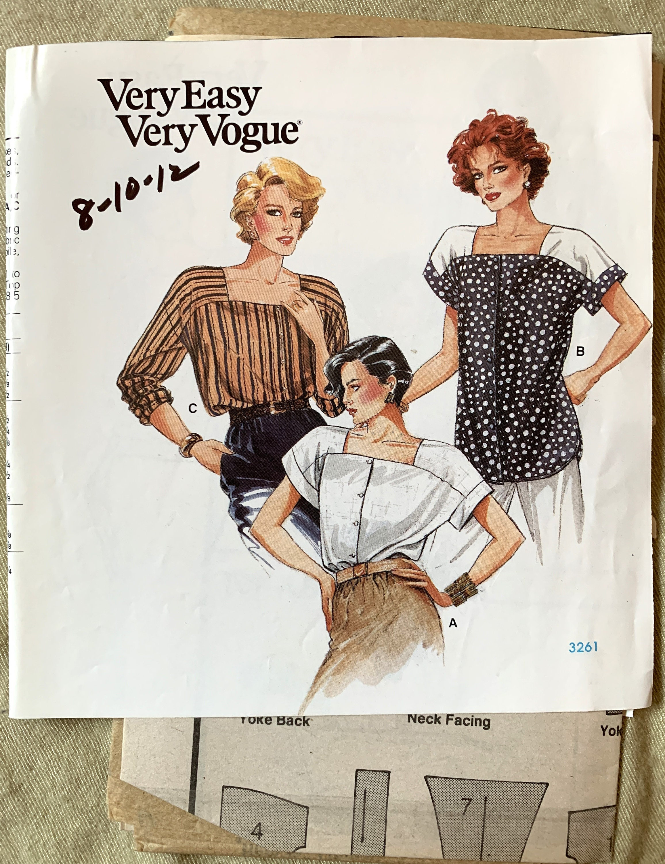 Vintage 1980's Vogue Pattern 9557, Misses' Top, UNCUT/FF, Size 8