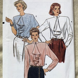 Vintage 1980&#39;s Vogue Pattern 9784, Very Easy Very Vogue, Misses&#39;/Misses&#39; Petite Blouse, UNCUT/FF, Size 14-16-18