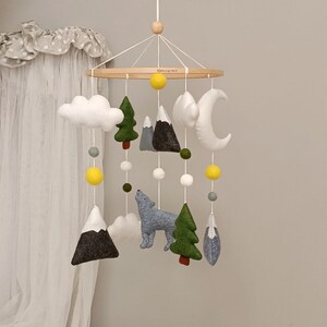 Wolf nursery mobile, Woodland baby mobile, Mountain mobile for crib, Forest animals mobile, Baby shower gift, Pregnancy gift