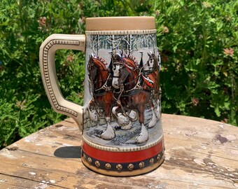 2001  Anheuser Busch  AB  Budweiser Holiday Christmas Beer Stein Clydesdales NIB 