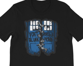 Don't Blink Angels Inside - Doctor Who with Weeping Angels Mens/Women's T-Shirt