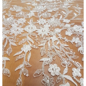 Joli tissu en dentelle de mariée avec des perles et des paillettes par mètres, dentelle de luxe pour robe de mariée avec perles LL-1399 blanc cassé ou or glacé LL-1449