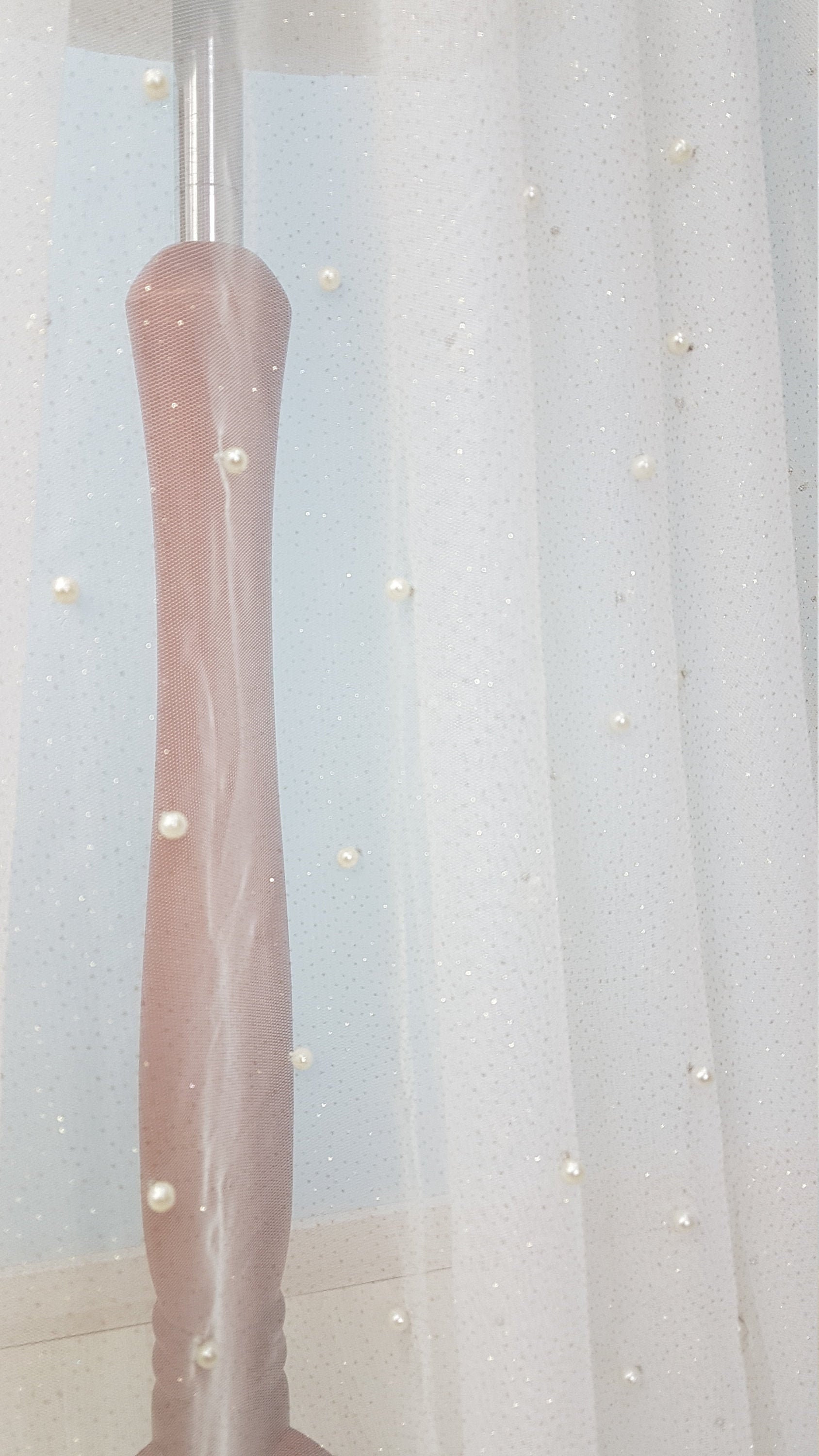 Glänzender Tüll Stoff mit Perlen für Brautschleier und Hochzeitskleider, weicher funkelnder Tüllstoff, Glitter Netzstoff, farbiger Brauttüll Glänzender Tüll Stoff mit Perlen für Brautschleier und Hochzeitskleider, weicher funkelnder Tüllstoff, Glitter Netzstoff, farbiger Brauttüll