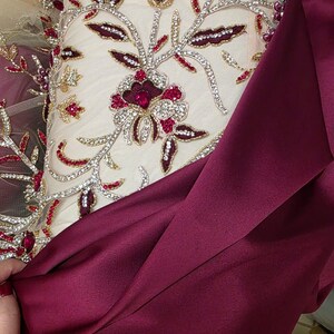 2 Meter Länge, Einzigartige handgearbeitete Spitze in rot LL-1370 oder lila LL-1371, Spitze mit Strass- und Schmucksteinen