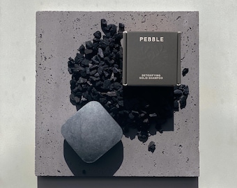 Champú Detox: Carbón activado, árbol de té, cedro y vetiver - Sin plástico