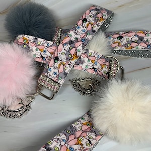 Silver Chic Glitter Sphynx Themed Wristlet