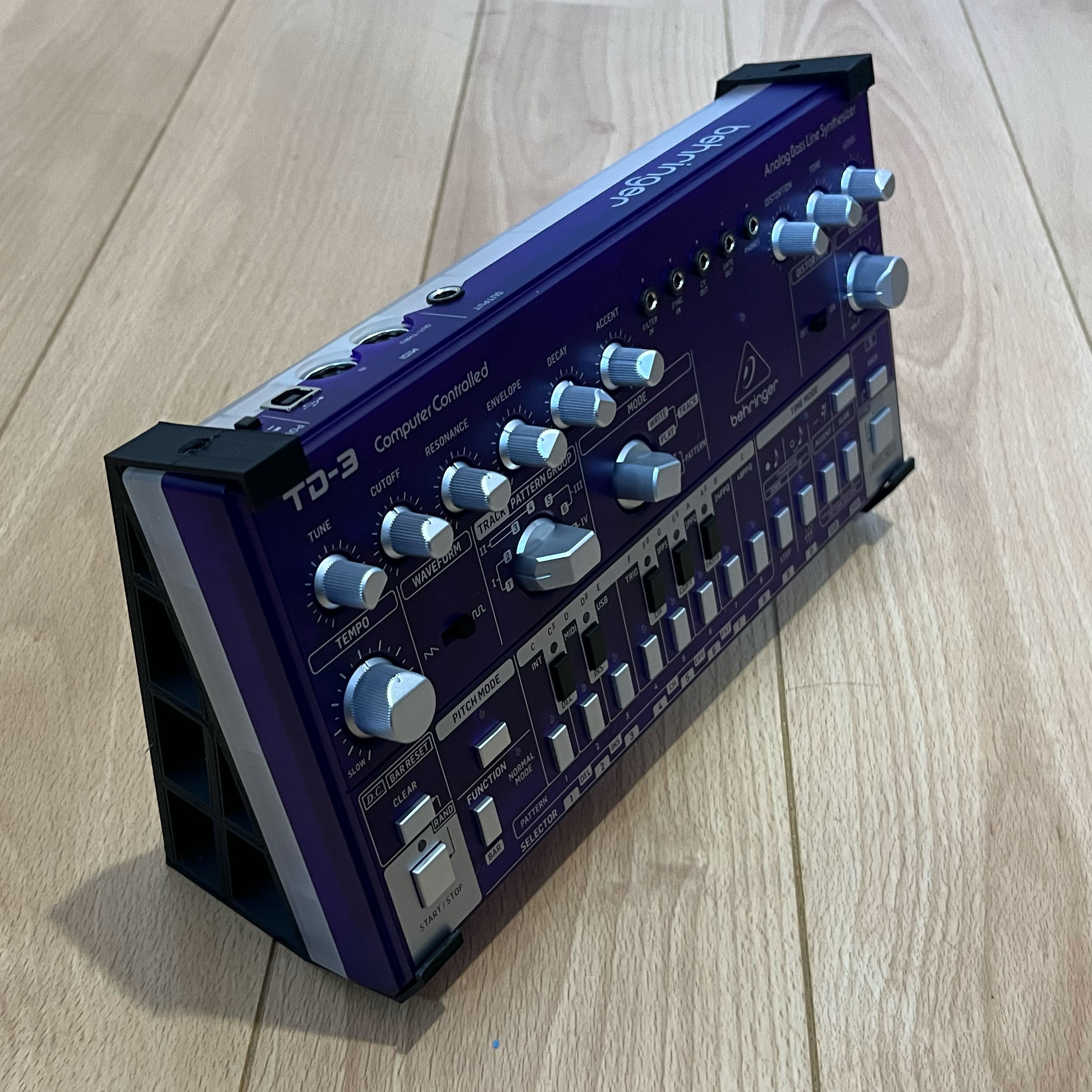 Stand for Behringer TD-3 (roland TB-303 Clone) or RD-6 (606) With