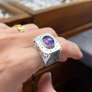 Tarotkarten mit Amethyststein oder Mondstein Ring, Schlange funkelt und Tarot 2 Karten graviert aus 925 Sterling Silber Ring