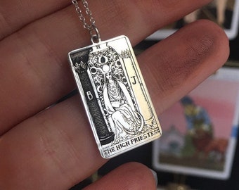 Collar de plata de ley con la carta del Tarot de la Suma Sacerdotisa - Baraja Rider Waite