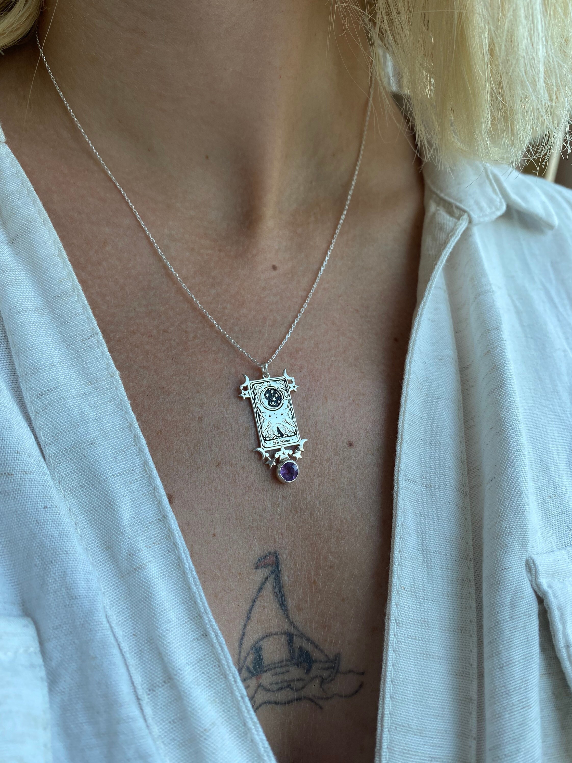 Tiny La luna ( Linerworks design) with amethyst stone 925 silver necklace