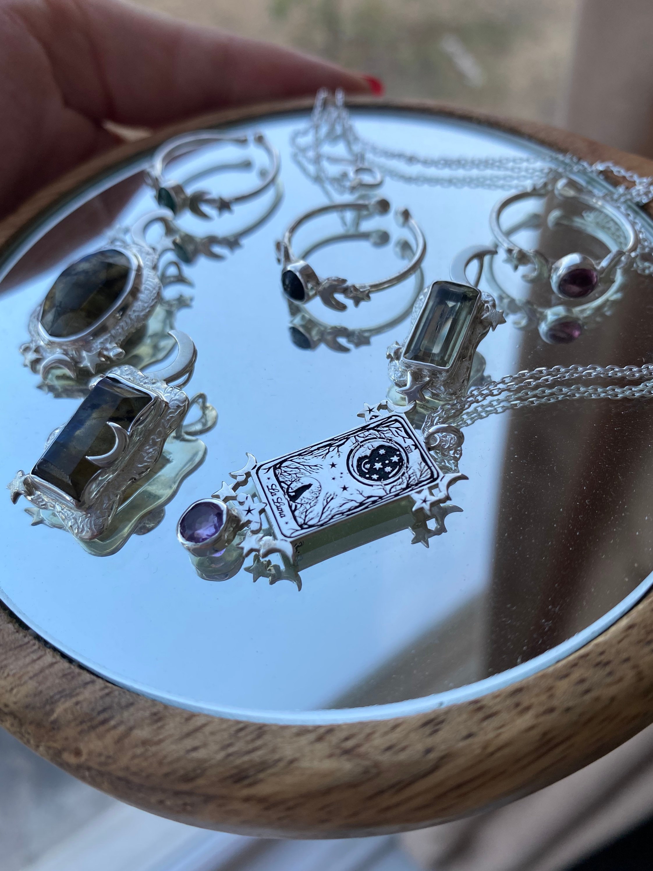Tiny La luna ( Linerworks design) with amethyst stone 925 silver necklace