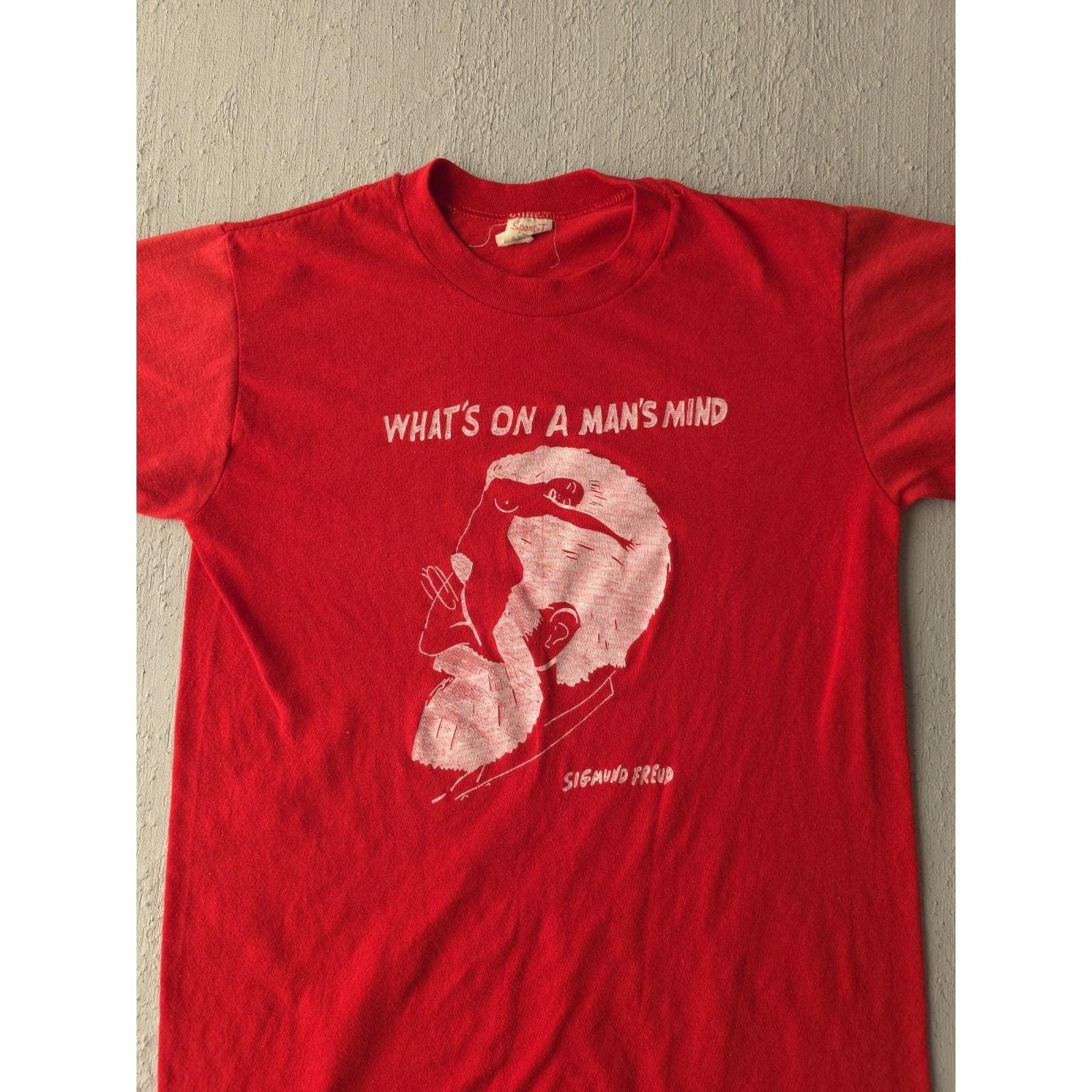 Vintage 1980s What's on A Man's Mind Sigmund Freud Stedman Red T