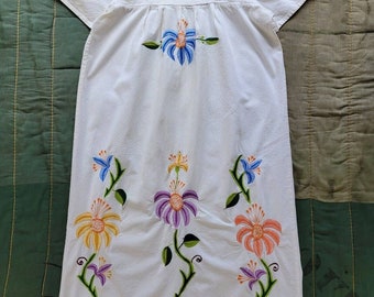 Vintage 1970s Handmade Linen Embroidered Guatemalan White Floral Dress Maxi Sz M