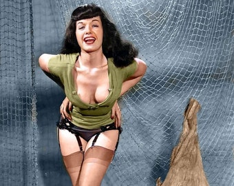 0663 Bettie Page