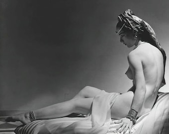 Naked with cloth, 1900s - 00376