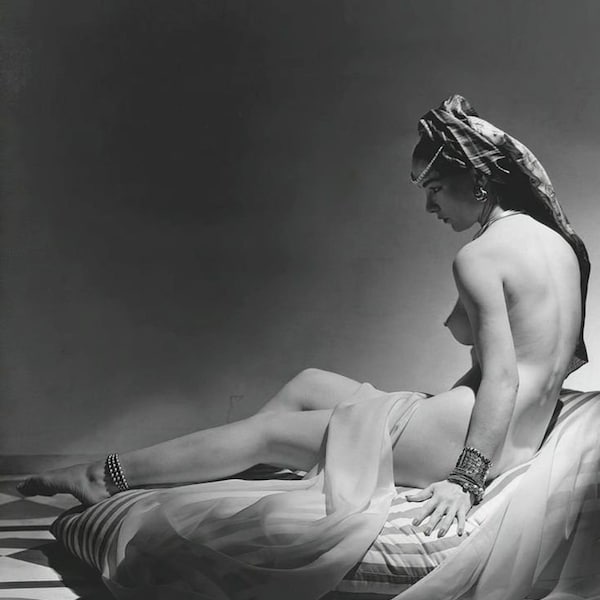 Nackt mit Tuch, 1900er Jahre - 00376