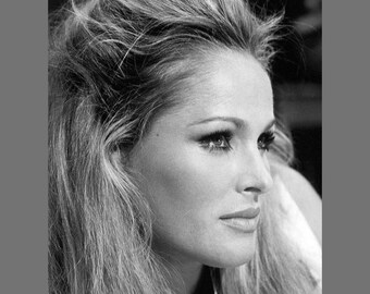 0287 Ursula Andress