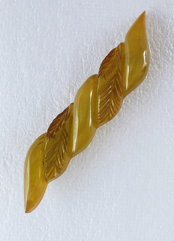 Vintage 1940 Carved RARE Olive Green Bakelite Pin - image 2