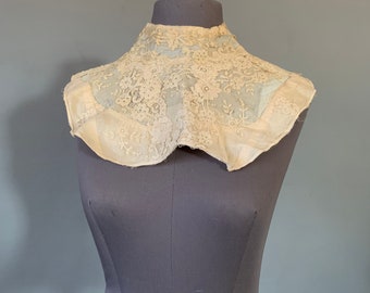 Antique Lace Collar