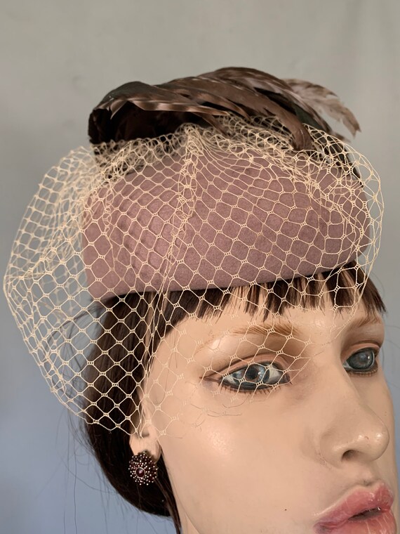 Elegant Velvet Hat w feathers and lace - Vintage … - image 3