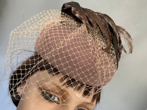 Elegant Velvet Hat W Feathers and Lace - Vintage Fascinator  display picture 1
