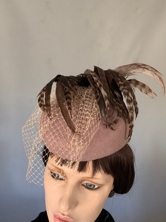 Elegant Velvet Hat w feathers and lace - Vintage … - image 4