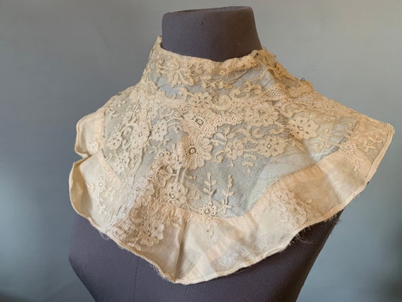 Antique Lace Collar - image 6