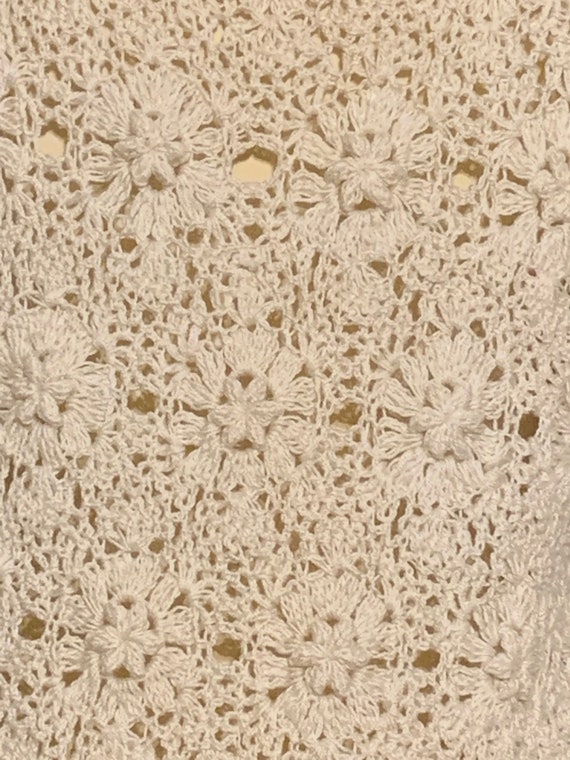 1970's-80's Ivory Hand-Crocheted Nubby Floral Pattern… - Gem