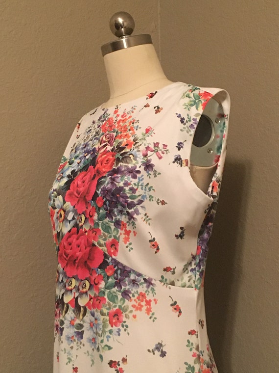 1970's Bright Floral and White Sleeveless Maxi Dr… - image 6